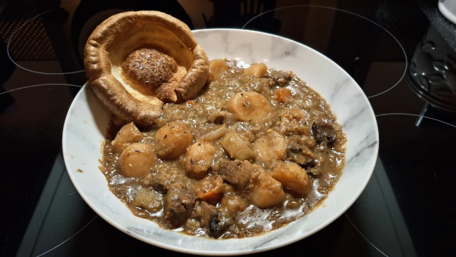 beaters beef stew & Yorkshire pudding