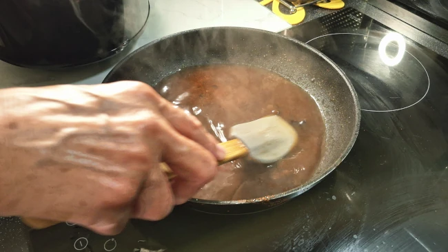 stirring-gravy-in-pan