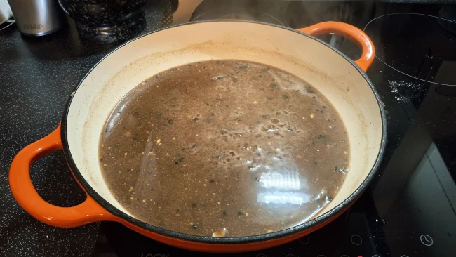 gravy stew stock simmering