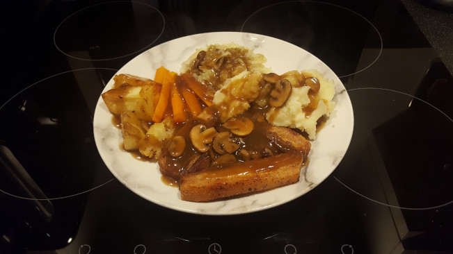 dinner plated