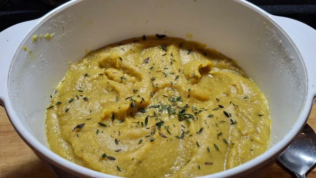 celeriac soup blended in serving dish