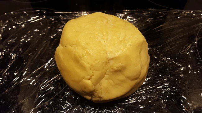 ball of pastry for the chicken & gammon pie pastry ball