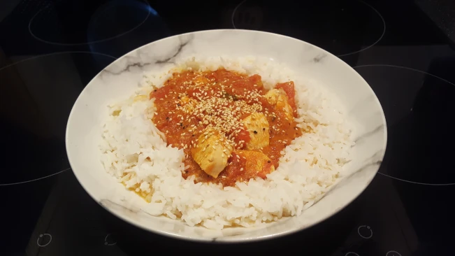 chicken and tomato balti plated 01