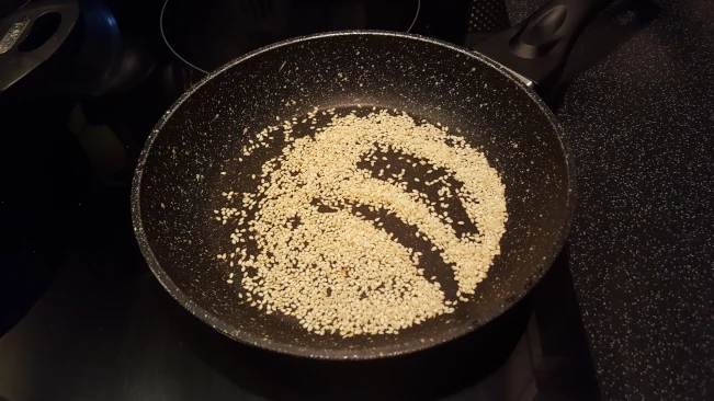 toasting sesame seeds
