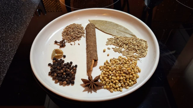 whole spices for chicken biryani masala whole spices for biryani masala