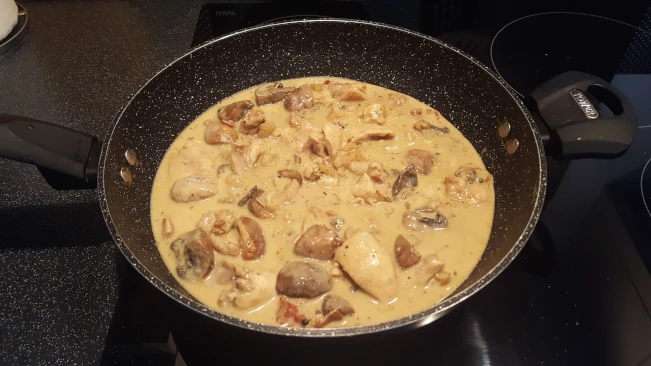 chicken and mushrooms added for chicken in creamy peppercorn sauce chicken and mushrooms added