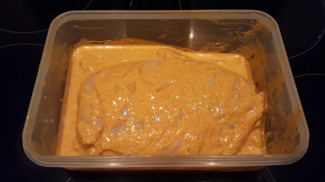 chicken marinating