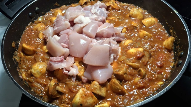 chicken-added-to-pan