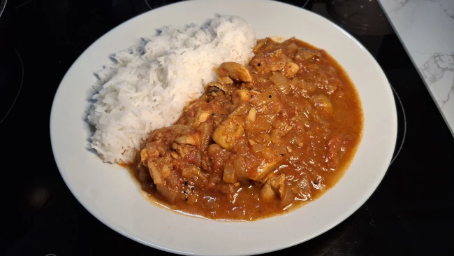 chicken-vindaloo-and-basmati-rice