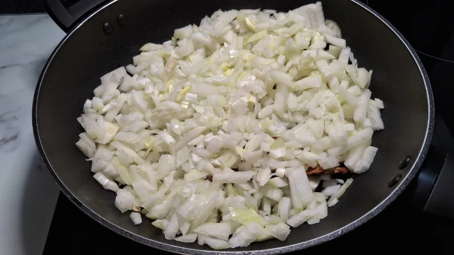 diced-onions-in-pan