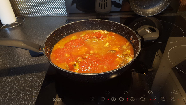 tomatoes added to veg