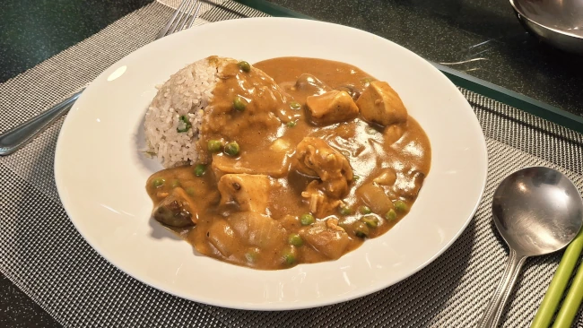 chinese-chicken-curry-with-rice-dome