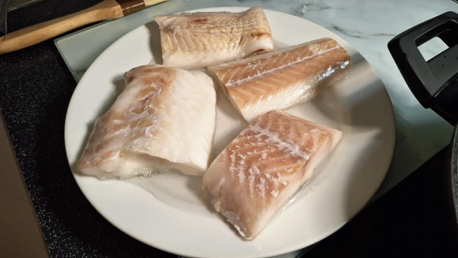 fish-de-icing-in-water