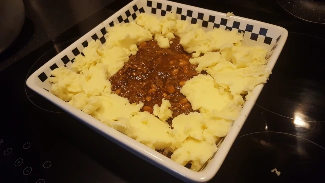 cottage pie mash around edges