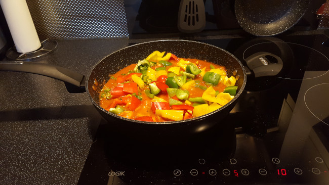 bell pepper added to pan