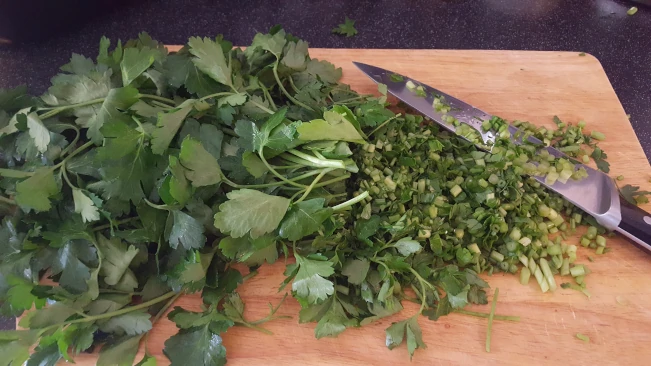 parsley chopped for mum's fish pie parsley chopped 01