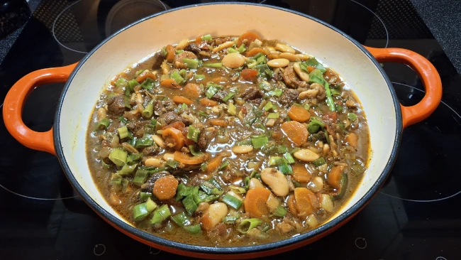 spring onion greens added for jamaican beef & butter bean curry spring onion greens added