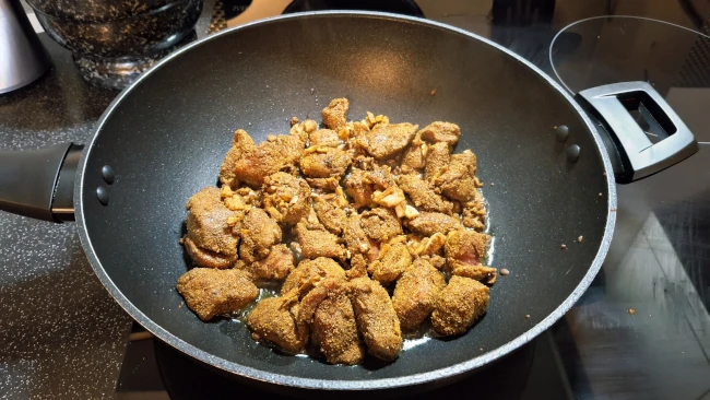 marinated beef frying for jamaican beef & butter bean curry marinated beef frying