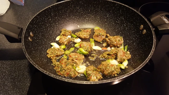 chicken frying for jerked chicken curry frying chicken 02
