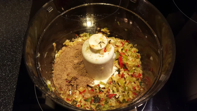 jerk seasoning in food mixer for jerked chicken curry jerk seasoning in food mixer 01