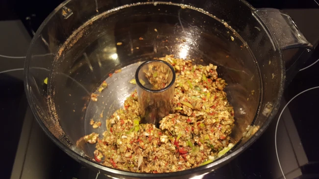 jerk seasoning in food mixer 02