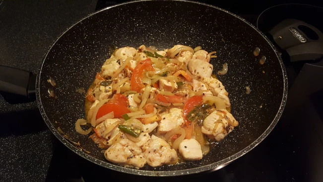 chicken cooked for khara masal balti chicken chicken cooked 01