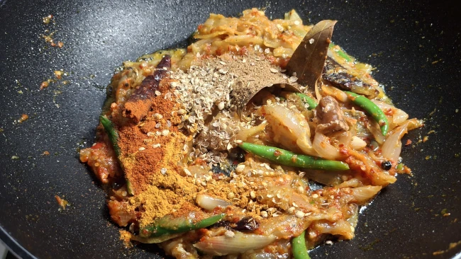 ground-spices-added