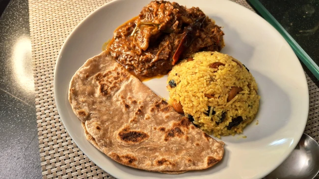 kosha-mangsho-Basanti-pulao-chapati