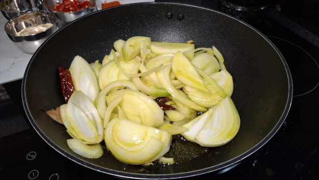 onions-coated-in-oil
