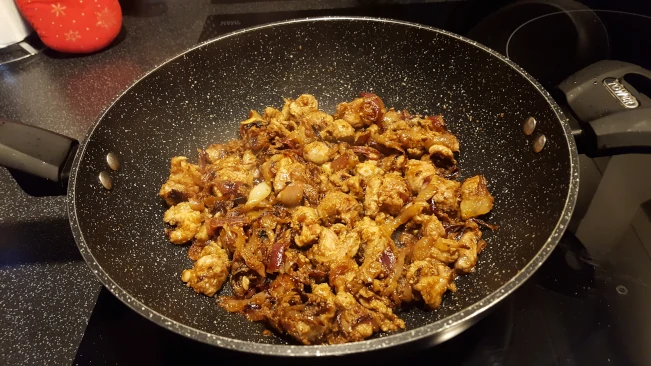 lamb browned for lamb curry & spinach lamb browned in pan