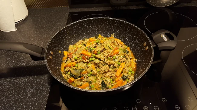 curry in pan
