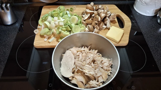 chopped ingredients for luxury chicken pie with mushrooms & leeks ingredients chopped