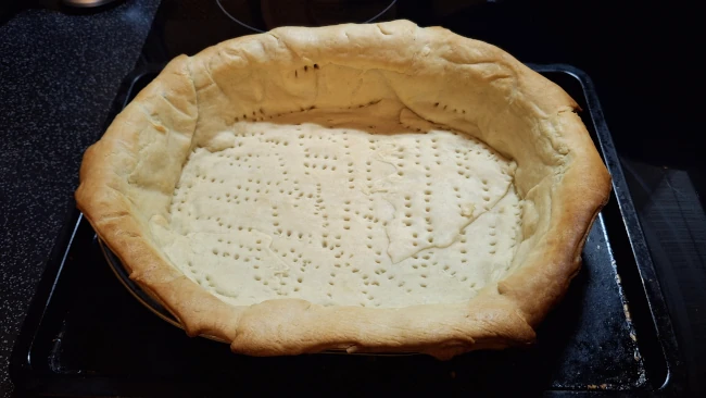 pie base after 2nd blind bake for luxury chicken pie with mushrooms & leeks pie base 2nd blind bake