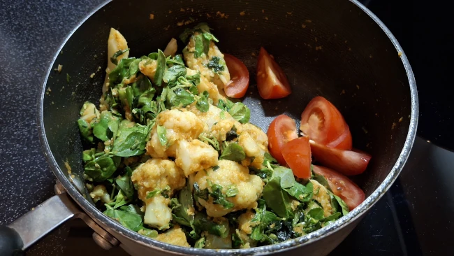 tomatoes added to veg