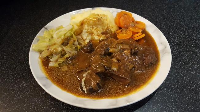 braised steak mash and veg plated for Nutty's braised steak braised steak mash and veg plated