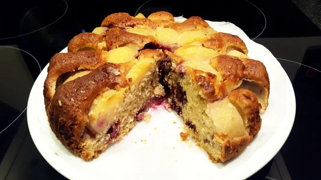 pear coconut blackberry cake sliced 01