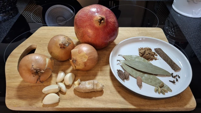 more curry ingredients for pomegranate chicken curry ingredients curry 02