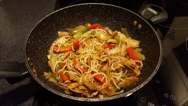 pork in blackbean sauce with noodles