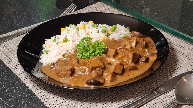 pork in creamy pepper sauce