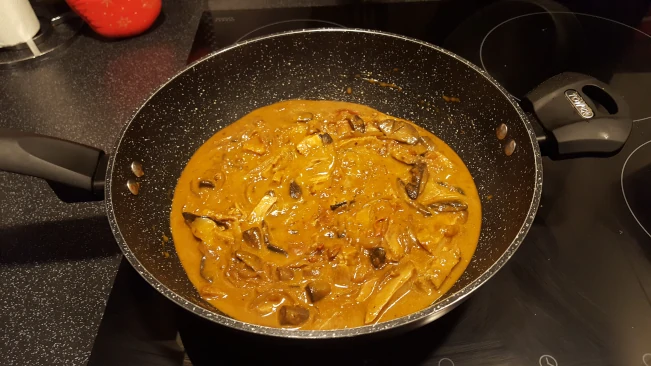roast pork stroganoff in a wok roast pork stroganoff in a wok