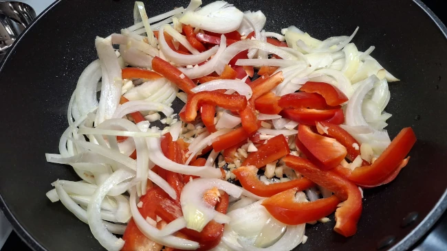 onions-peppers-and-garlic-frying