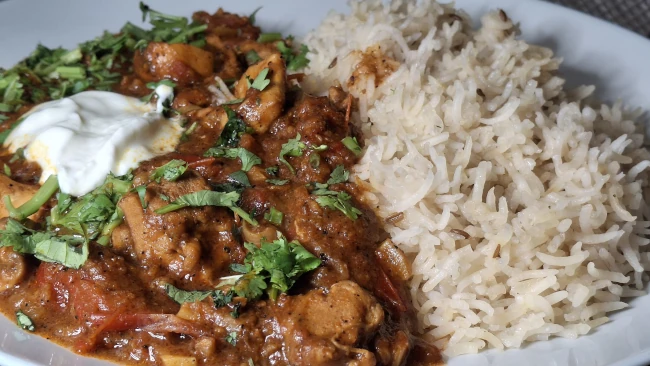 rogan-josh-and-rice-closeup