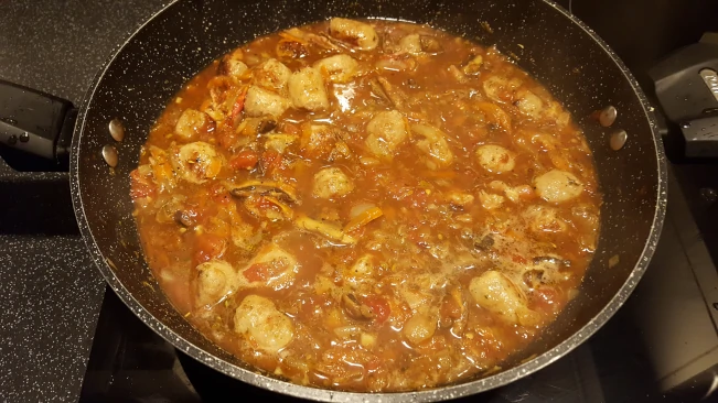 sausage pasta sauce simmering