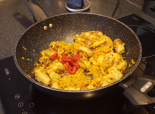add-tomato-puree-pepper-stockcubes