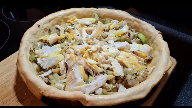 fish flakes added to leek mixture