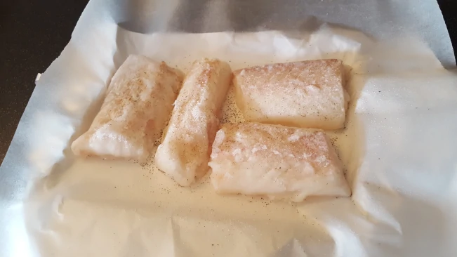 fish on paper and tin foil for smoked haddock in cheese sauce fish on paper