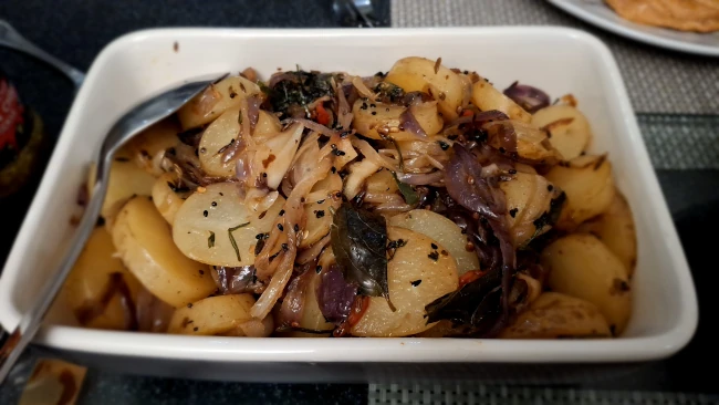 spicy balti potatoes spicy balti potatoes