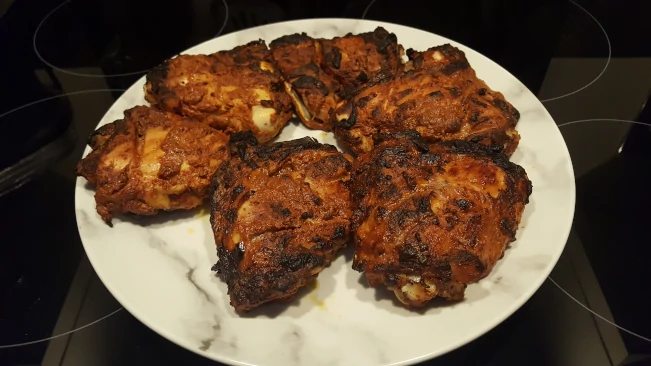 tandoori chicken on plate 02