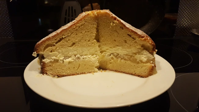 bramley apple cake sliced 02