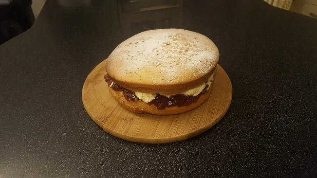 victoria sponge cake 2